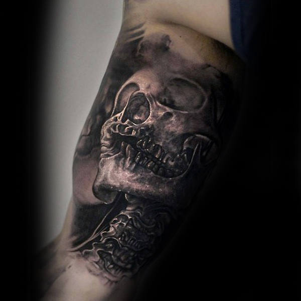 tatuaje tinta negra para hombre 64