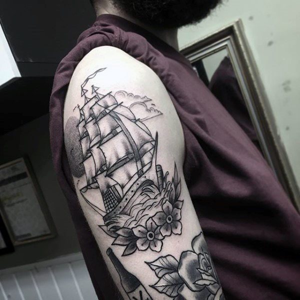 tatuaje tradicional barco para hombre 07