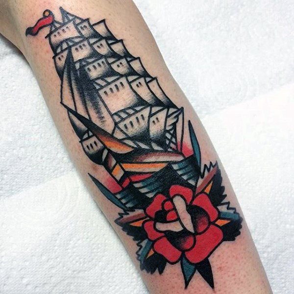 tatuaje tradicional barco para hombre 32