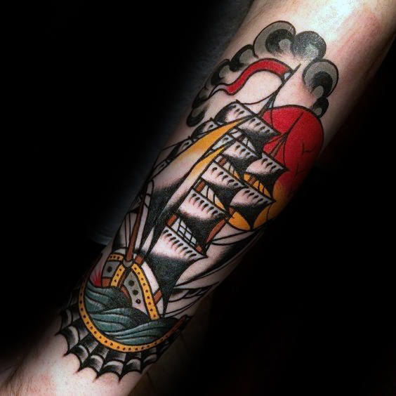 tatuaje tradicional barco para hombre 36