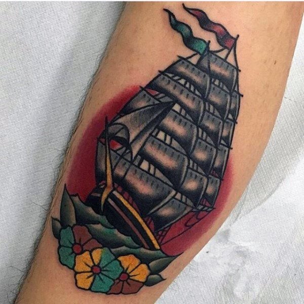 tatuaje tradicional barco para hombre 51