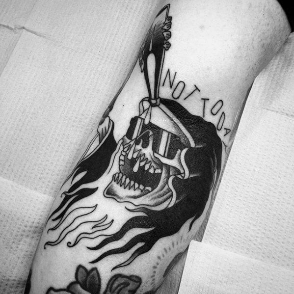 tatuaje tradicional muerte para hombre 03