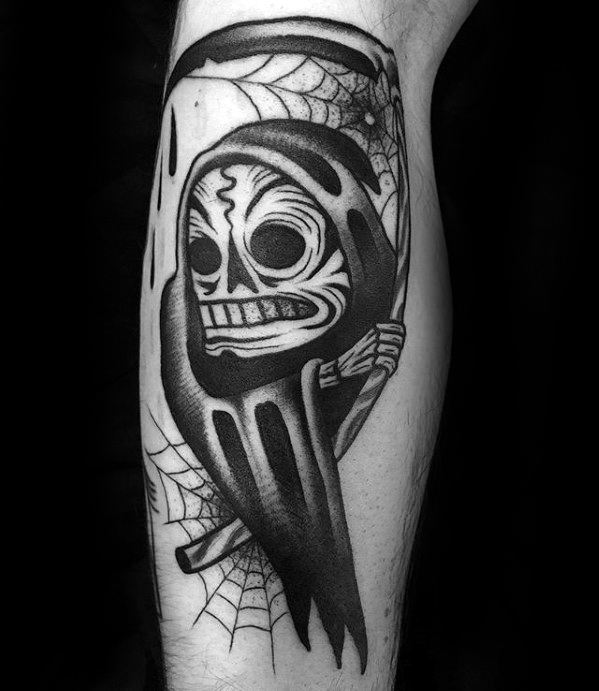 tatuaje tradicional muerte para hombre 15