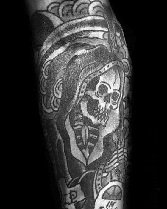 tatuaje tradicional muerte para hombre 19