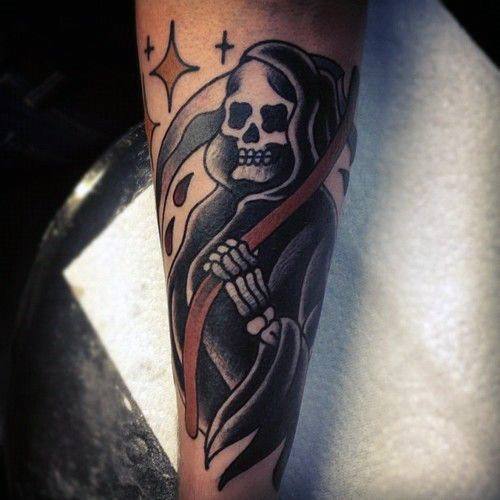 tatuaje tradicional muerte para hombre 27