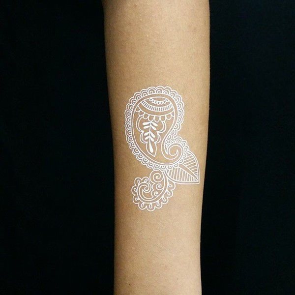 tatuaje tinta blanca 12