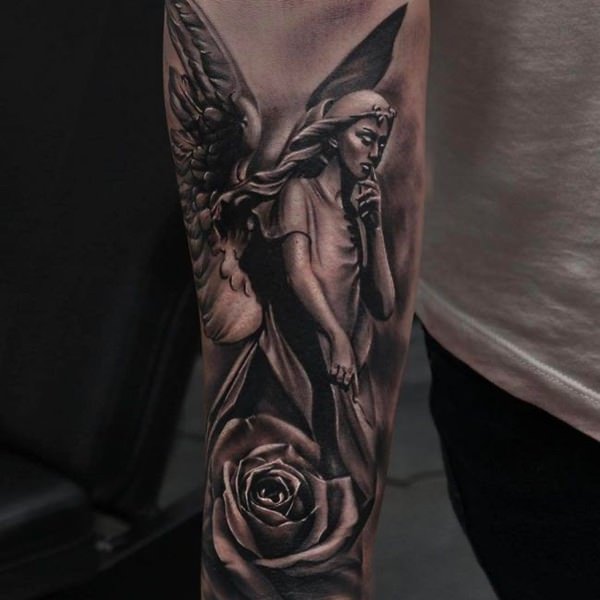 Featured image of post Tatuajes De Angeles Para Hombres En El Brazo Ya tengo la flor de loto en el brazo y se me ve fabuloso