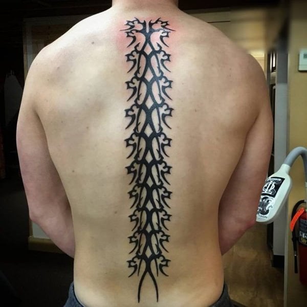 tatuaje columna vertebral 425