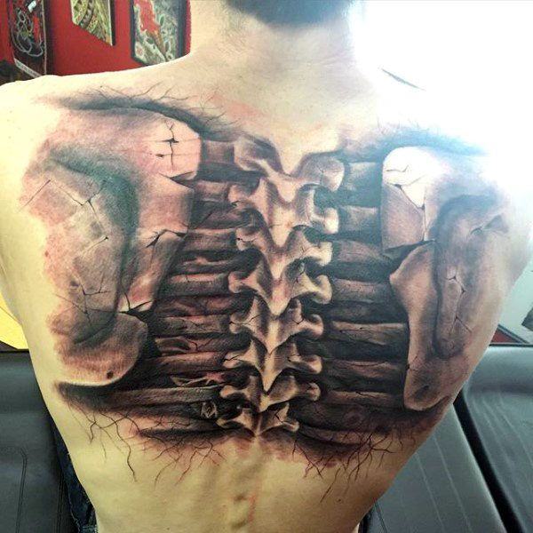 tatuaje columna vertebral 555