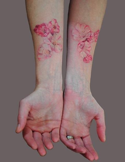 16 tatuaje romantico brazo