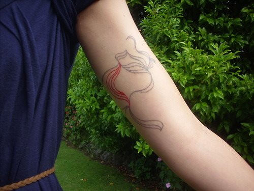 22 tatuaje romantico brazo