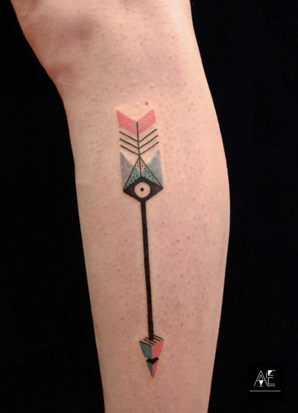 tatuaje flecha geometrica 116