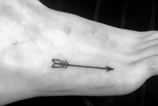 tatuaje flecha geometrica 12