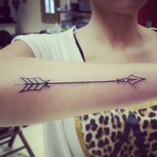 tatuaje flecha geometrica 46
