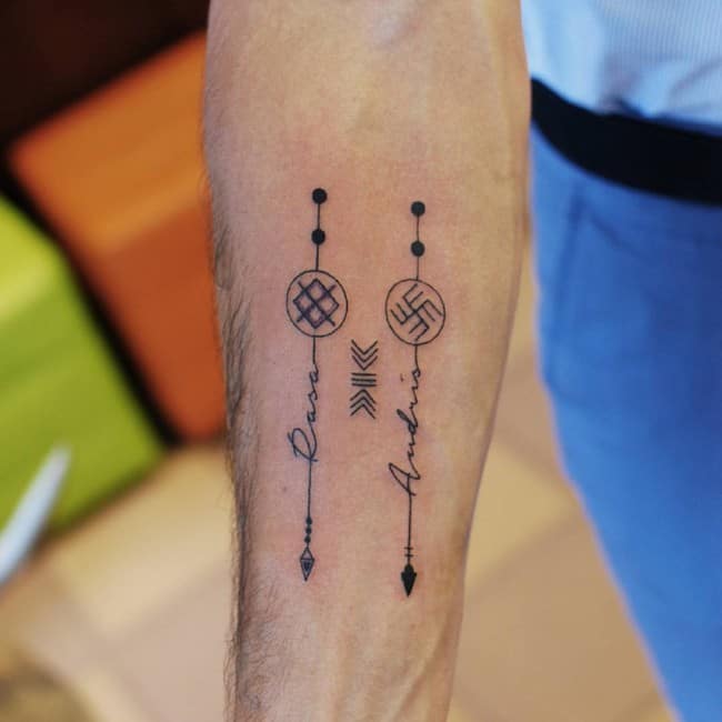 tatuaje flecha geometrica 58
