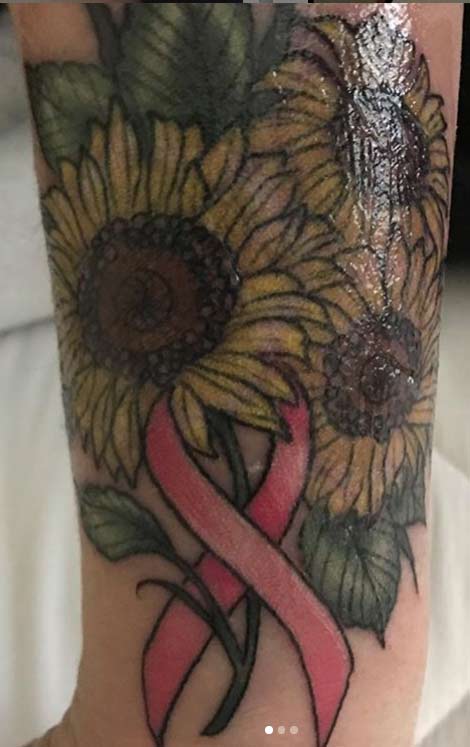 tatuaje lazo cancer 110