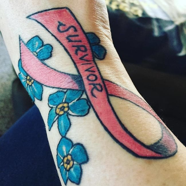 tatuaje lazo cancer 160