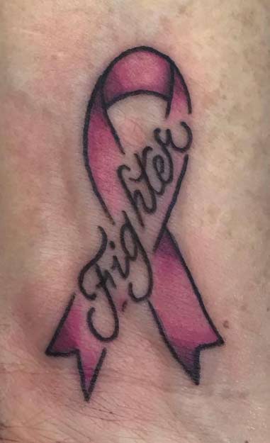 tatuaje lazo cancer 86