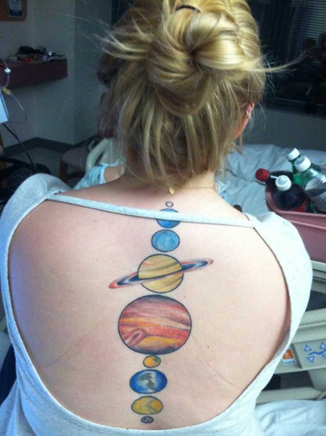 tatuaje cosmico espacio 43