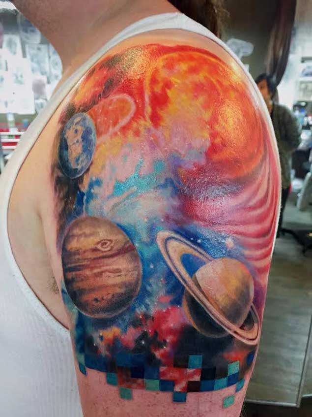 tatuaje cosmico espacio 48