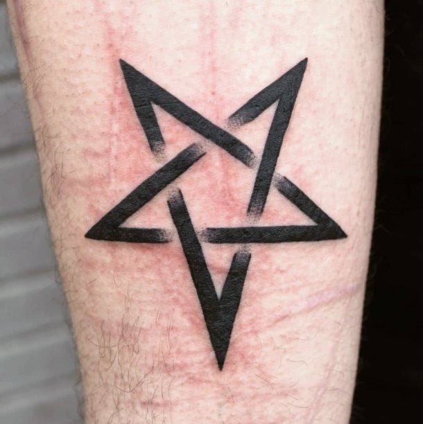 tatuaje pentagrama 25