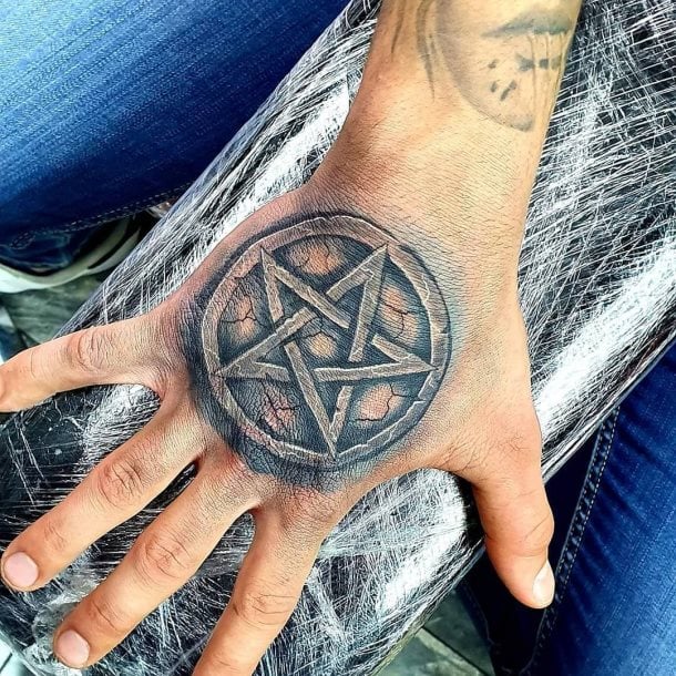 tatuaje pentagrama 40