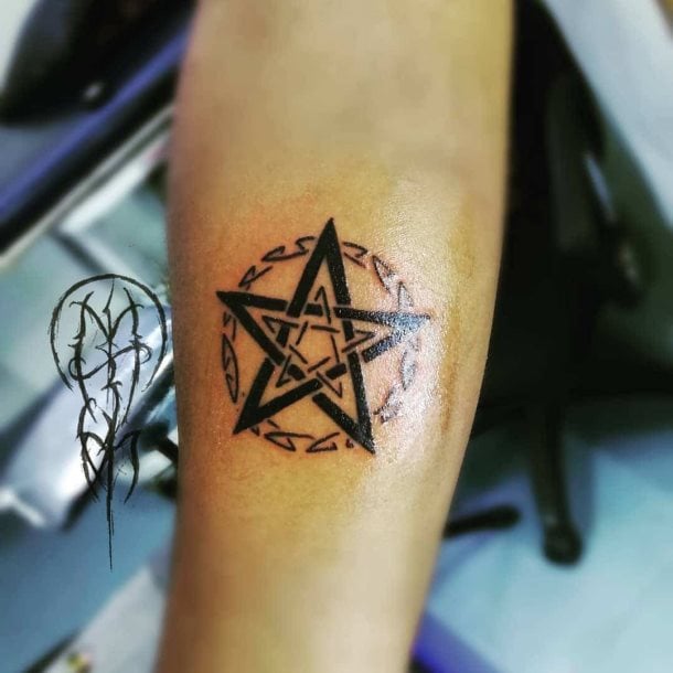 tatuaje pentagrama 47