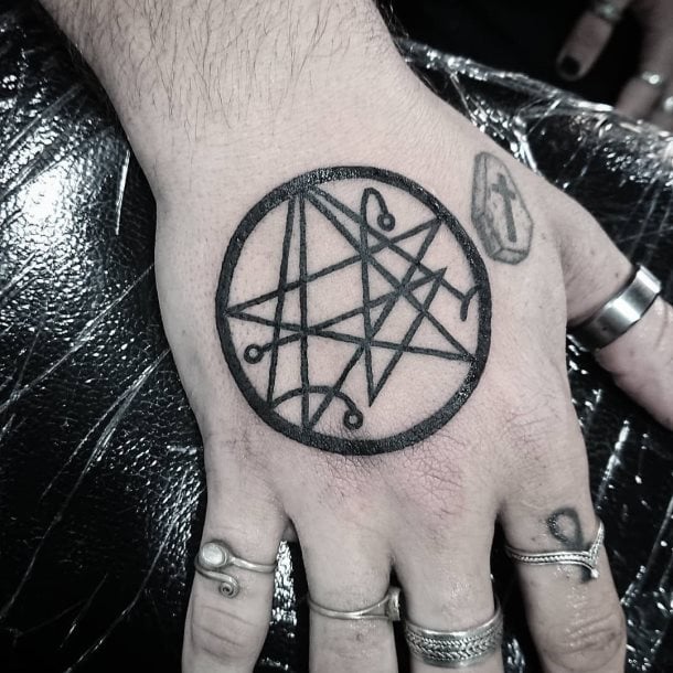 tatuaje pentagrama 55