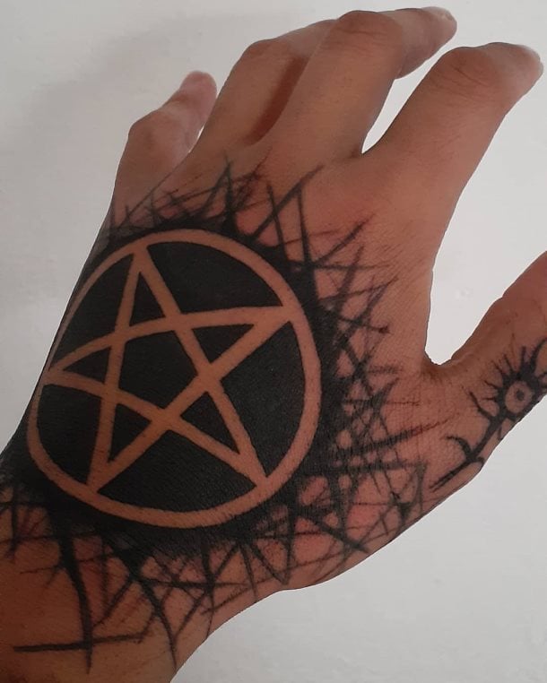 tatuaje pentagrama 56