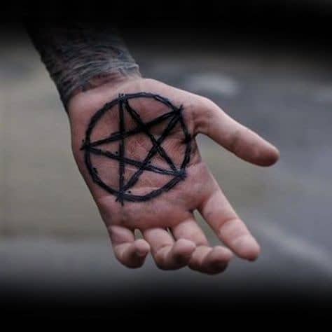 tatuaje pentagrama 68