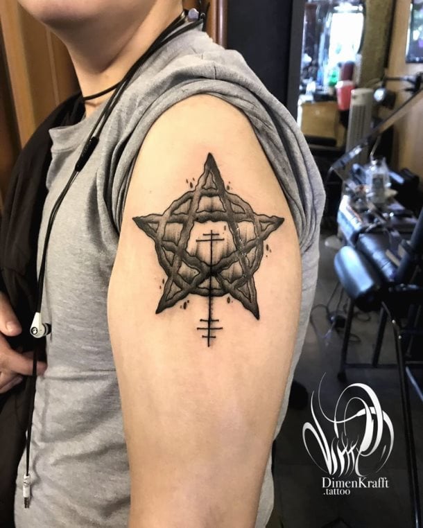 tatuaje pentagrama 73