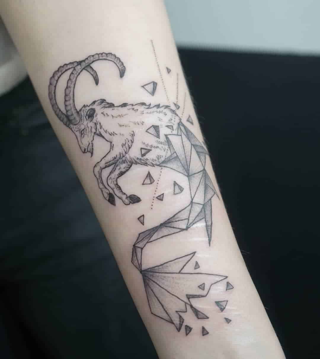 tatuaje signo zodiaco capricornio 62