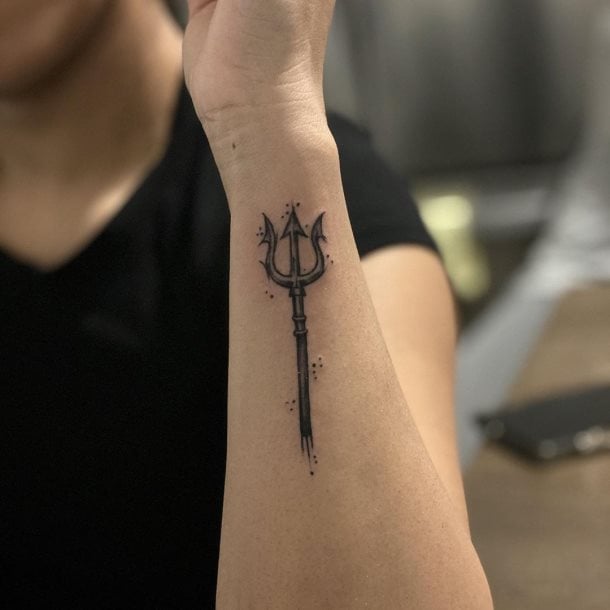 Tatuajes de la horca de tres puntas (Tridente): 100 diseños