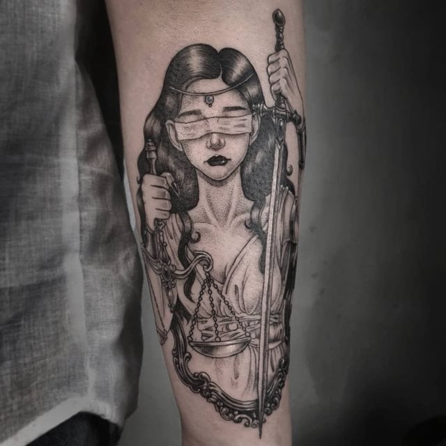 tattoo atenea 206