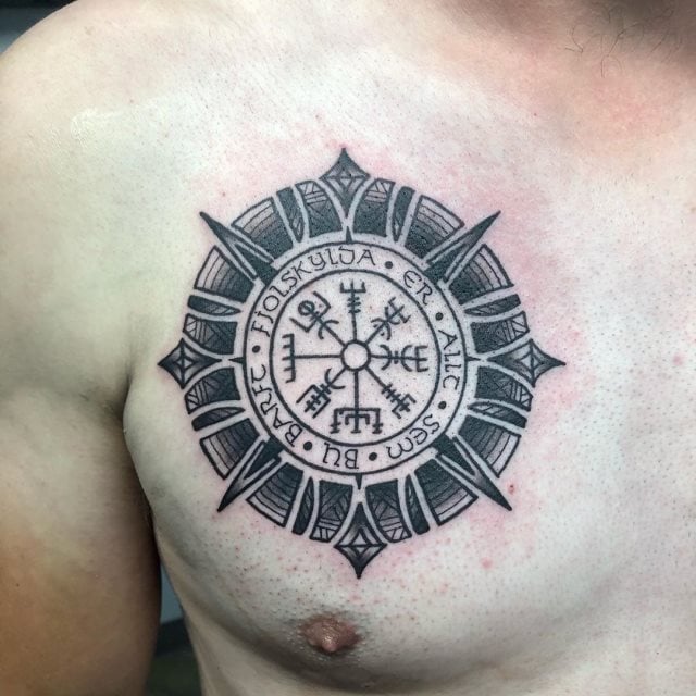 tattoo brujula vegvisir 02