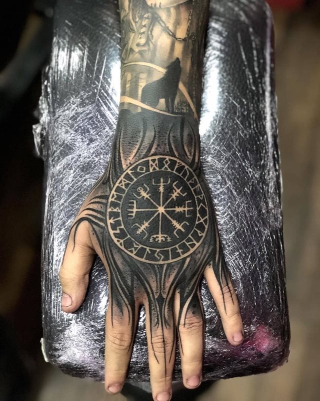 Tatuajes del Vegvísir – 90 diseños y significados