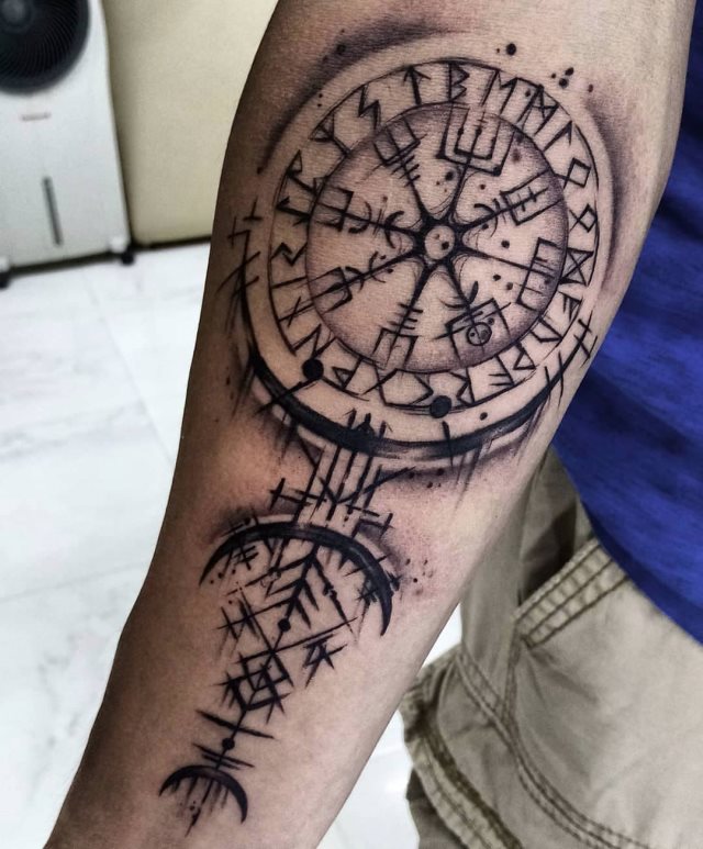 tattoo brujula vegvisir 26