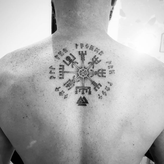 tattoo brujula vegvisir 29