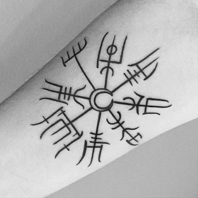 tattoo brujula vegvisir 35