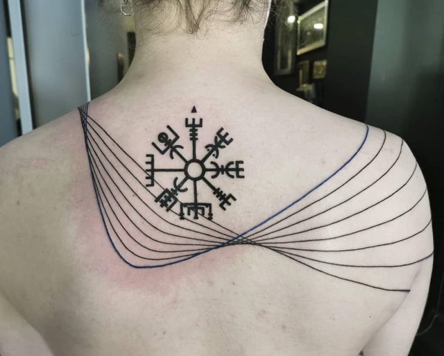 tattoo brujula vegvisir 38