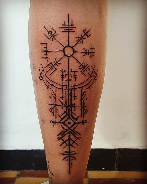 tattoo brujula vegvisir 44