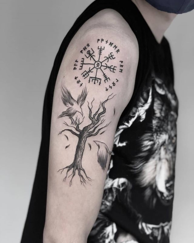 tattoo brujula vegvisir 47