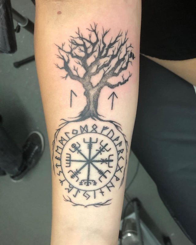 tattoo brujula vegvisir 48