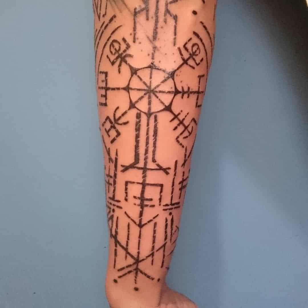 tattoo brujula vegvisir 58