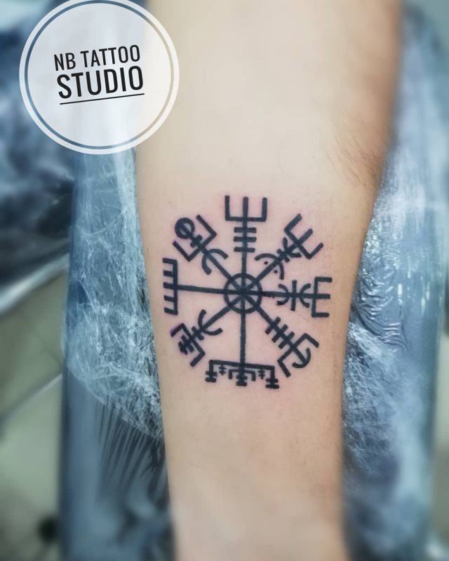 tattoo brujula vegvisir 69