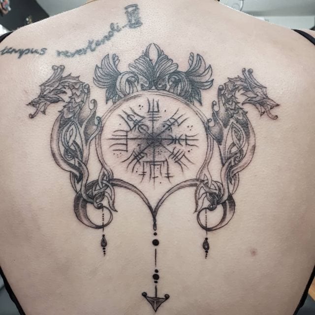 tattoo brujula vegvisir 80