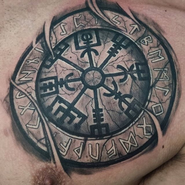 tattoo brujula vegvisir 85