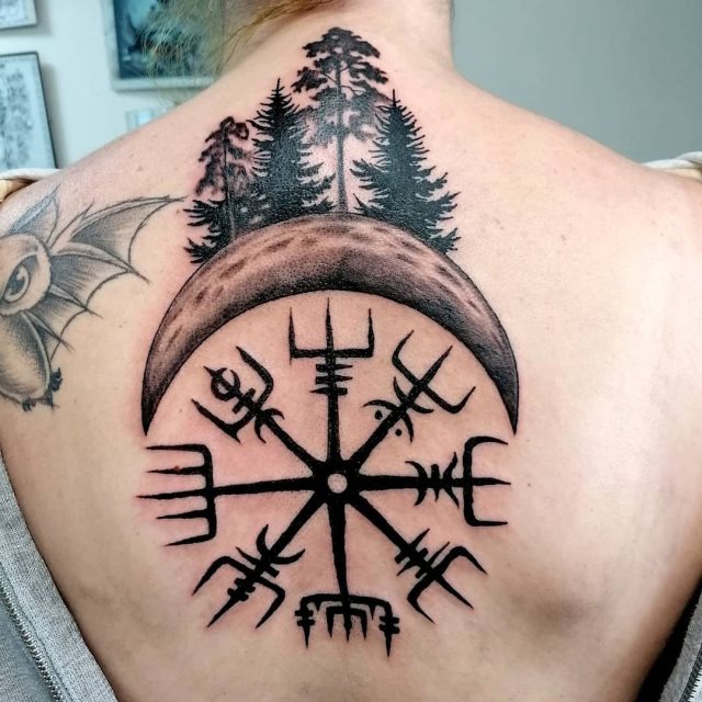 tattoo brujula vegvisir 88