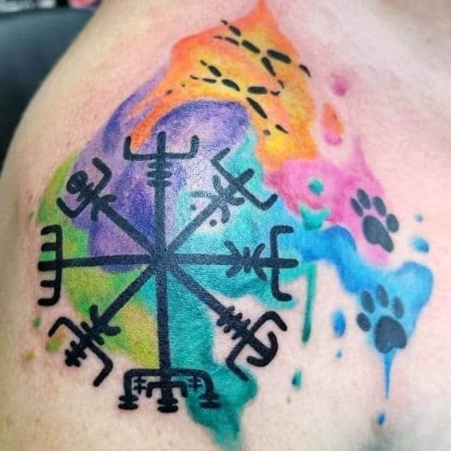 tattoo brujula vegvisir 91