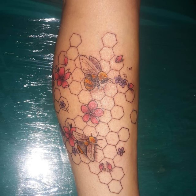 tattoo enjambre panal 98